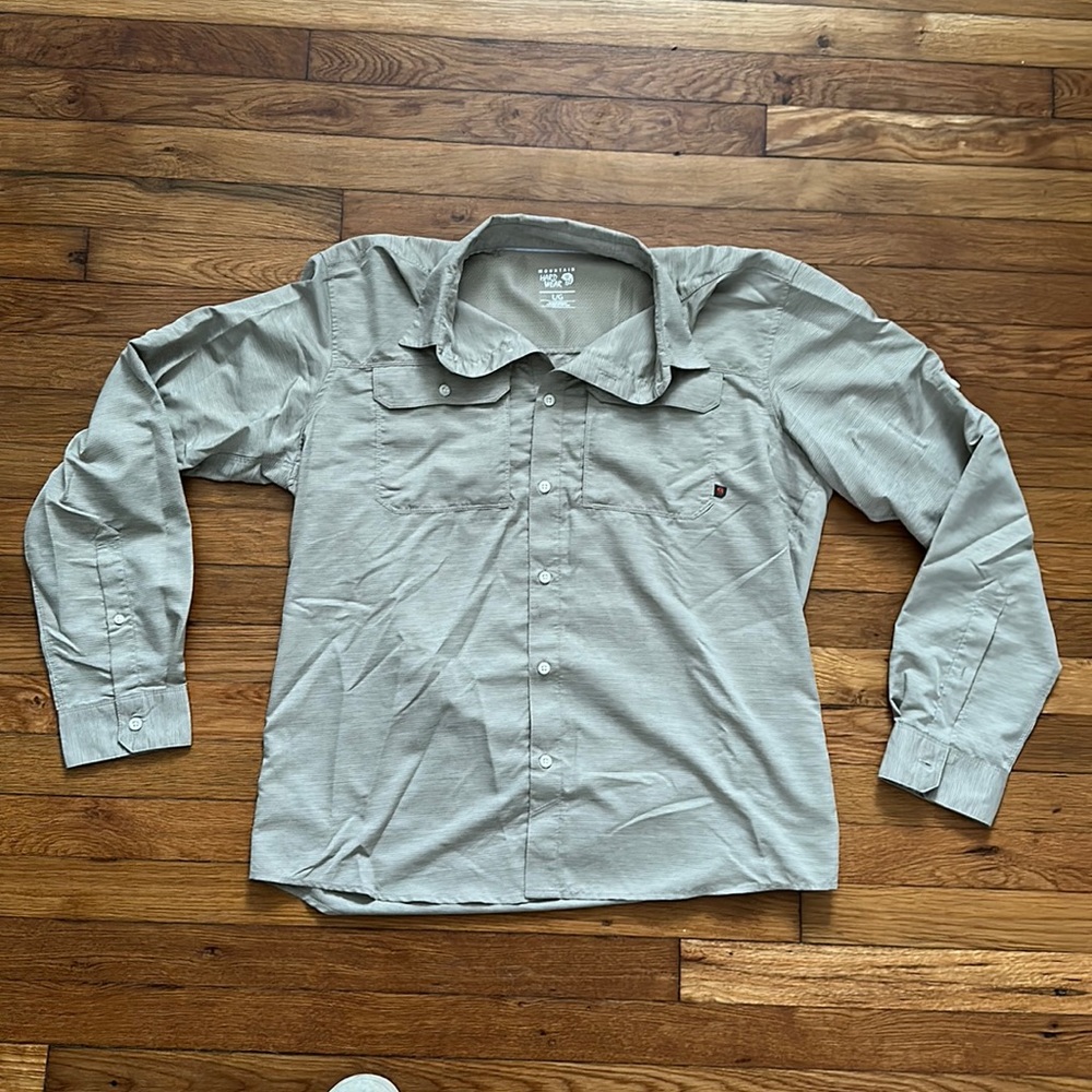 Mountain Hardwear. Sized L. Tan.